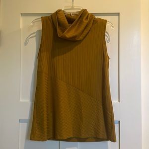 Loft turtleneck tank size M